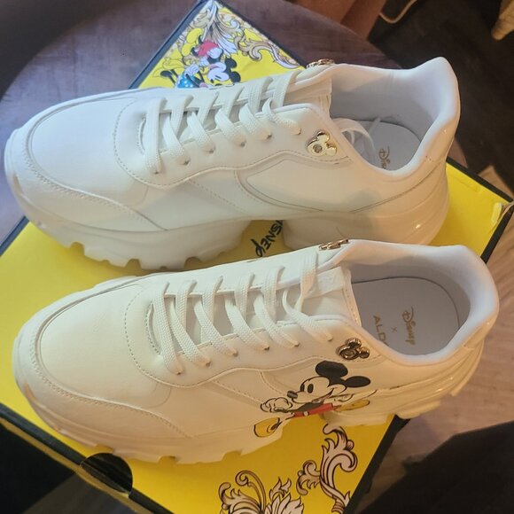 ALDO x Disney Mickey and Minnie Trainers - Picture 3 of 4